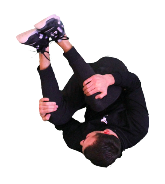 Une personne effectue un mouvement acrobatique de parkour